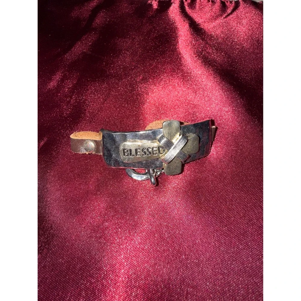 Unbranded mixed media